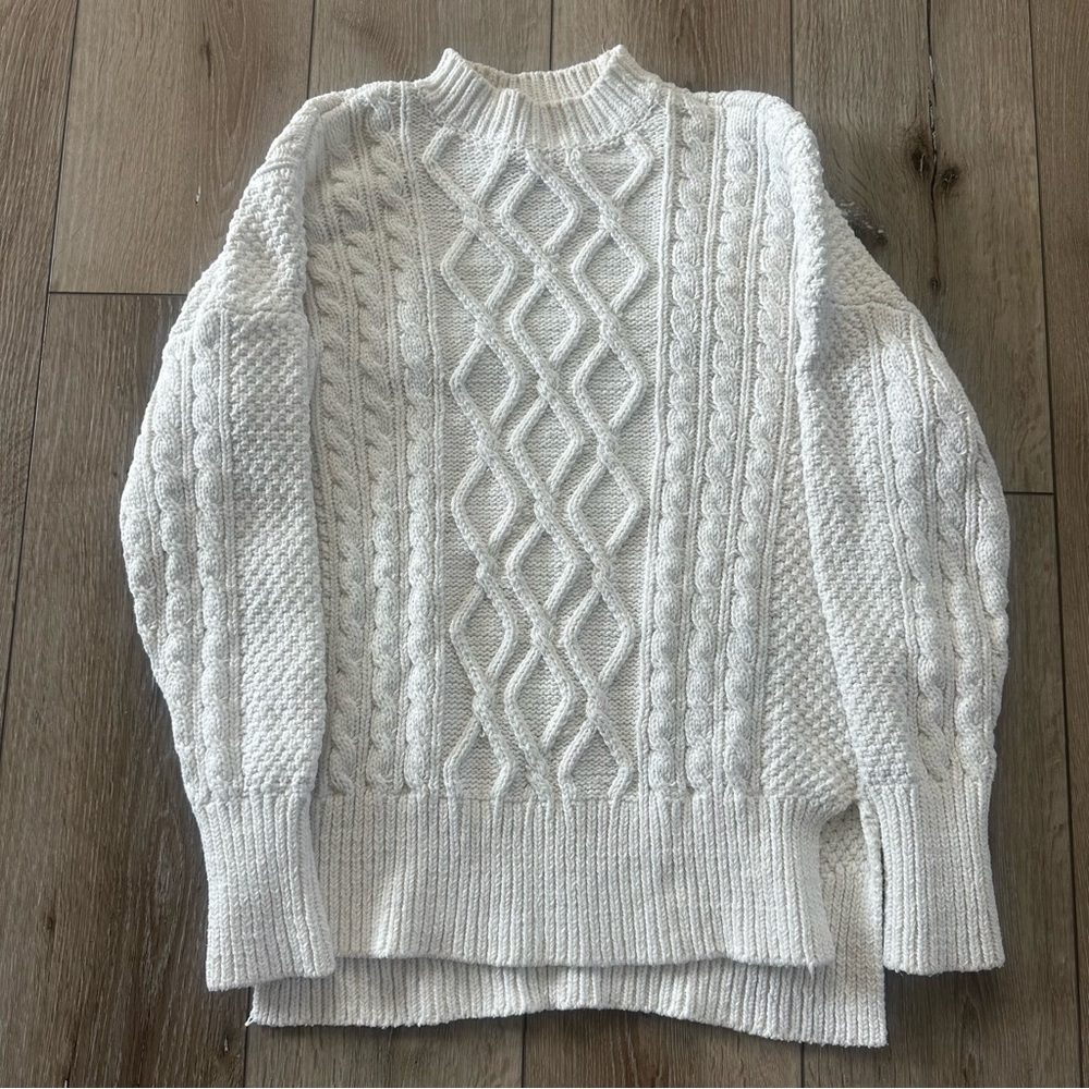 Abercrombie & Fitch White Cream Cable Knit Sweater Thick Warm Sweater XS